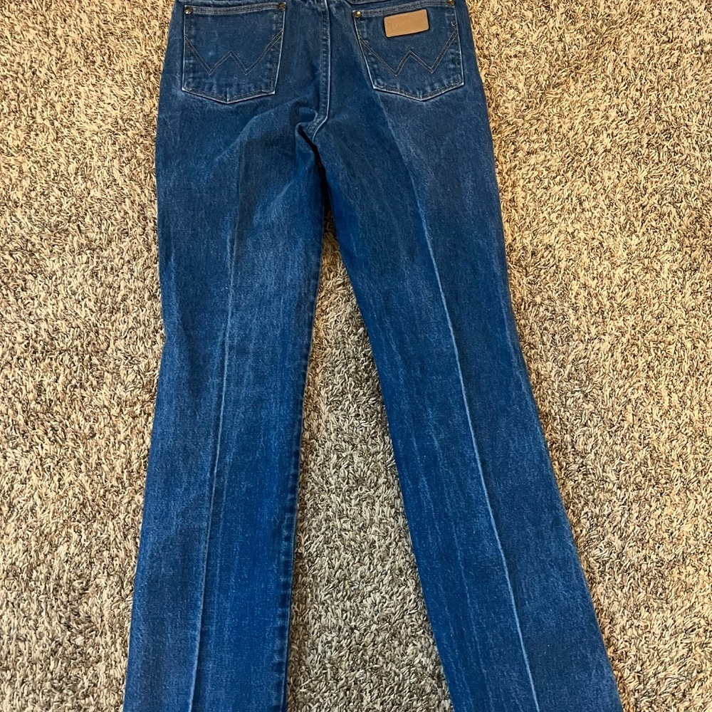 Wrangler cowboy cut medium wash denim blue jeans straight leg size 33x36 - Picture 5 of 6